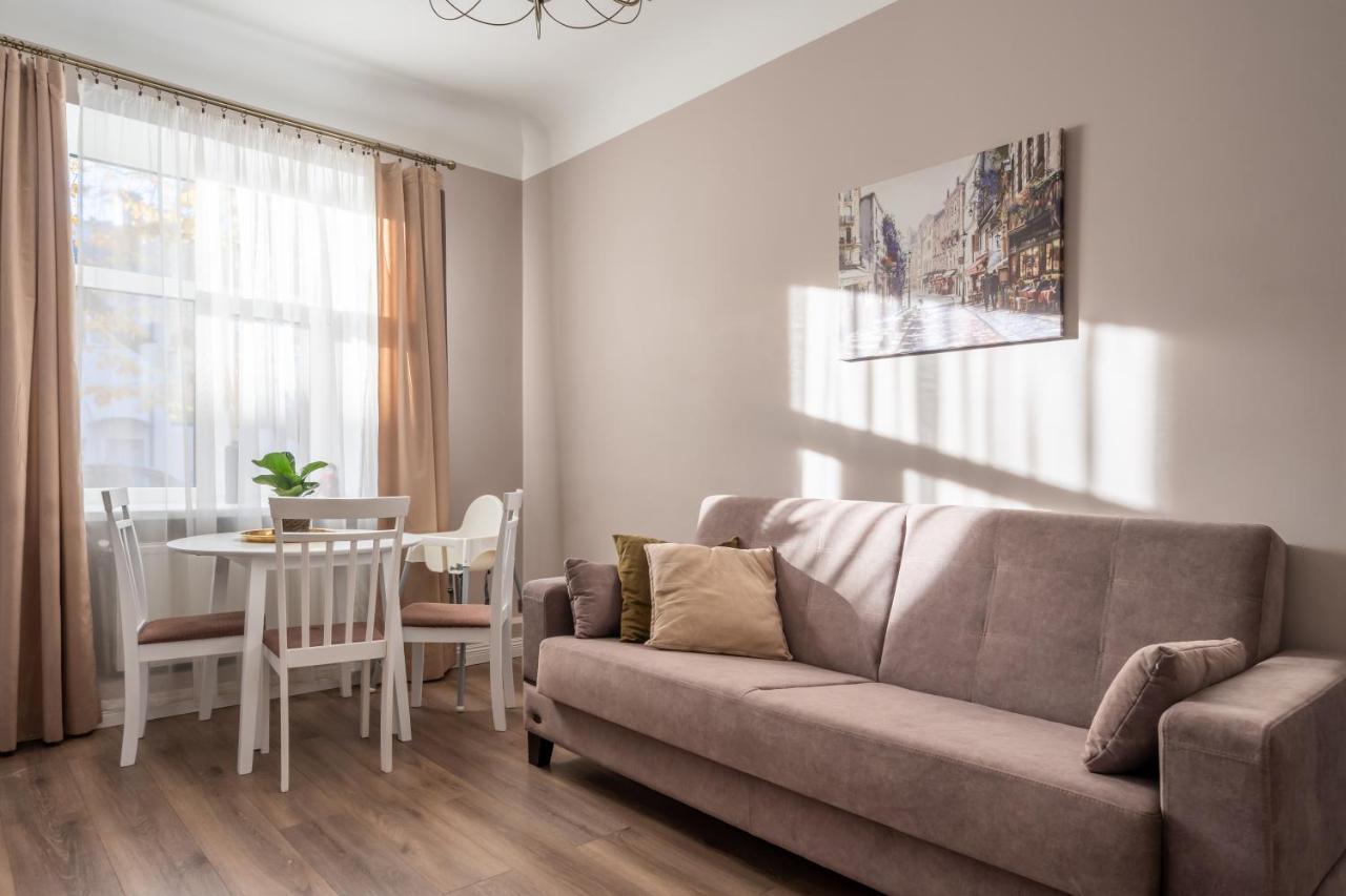 Stylish Latvian Classic 1-Bedroom Apartment Near City Center, Parks & Public Transport Links Riga Exteriör bild